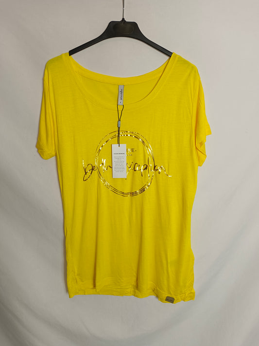 BLENDSHE. Camiseta amarilla fluida letras. T S