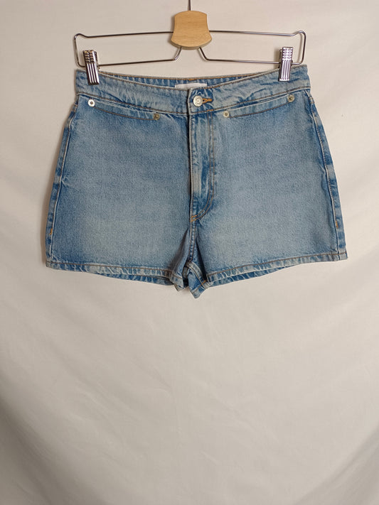 ZARA. Shorts denim T.38