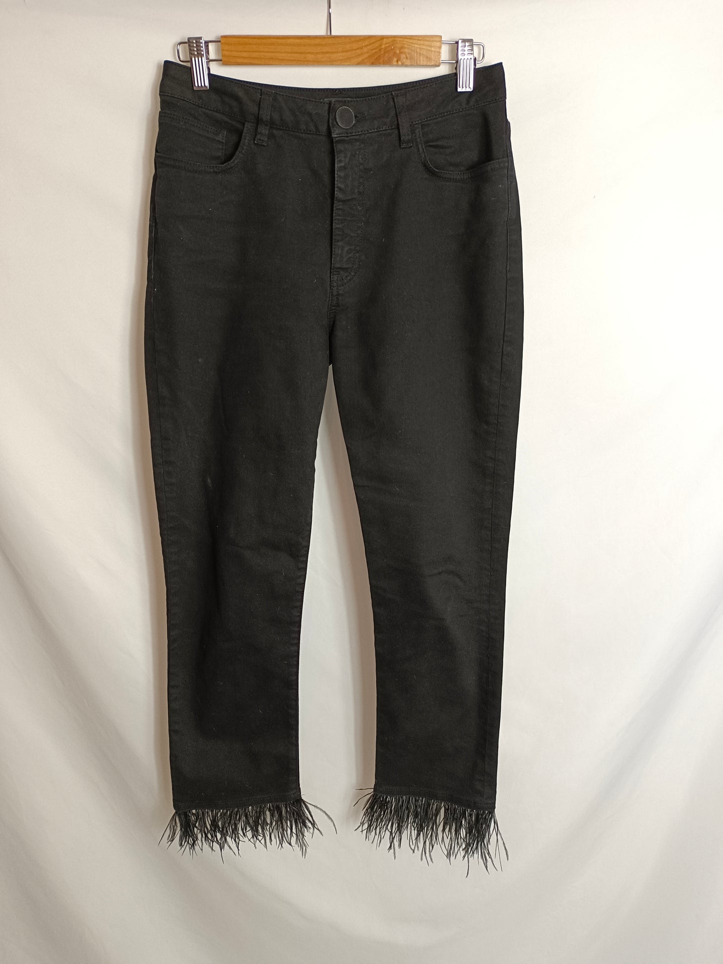 PINKO. Pantalón denim flecos T.38