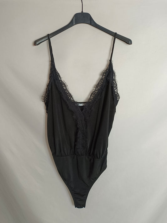 ZARA. Body negro lencero T.M