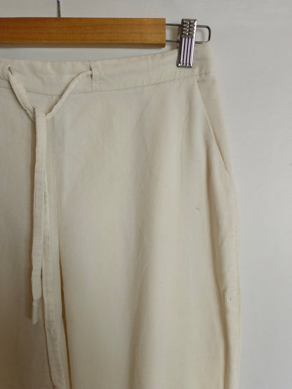 MANGO. Pantalón beige pana T.S