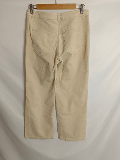 MANGO. Pantalón pana beige T.36