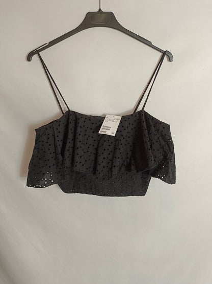 H&M. Croptop negro troquelado T.38