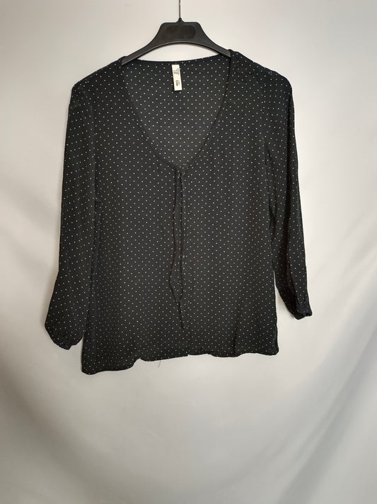 MANGO. Blusa negra lunares T.s