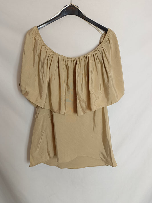 ZARA. Top beige volante T.s