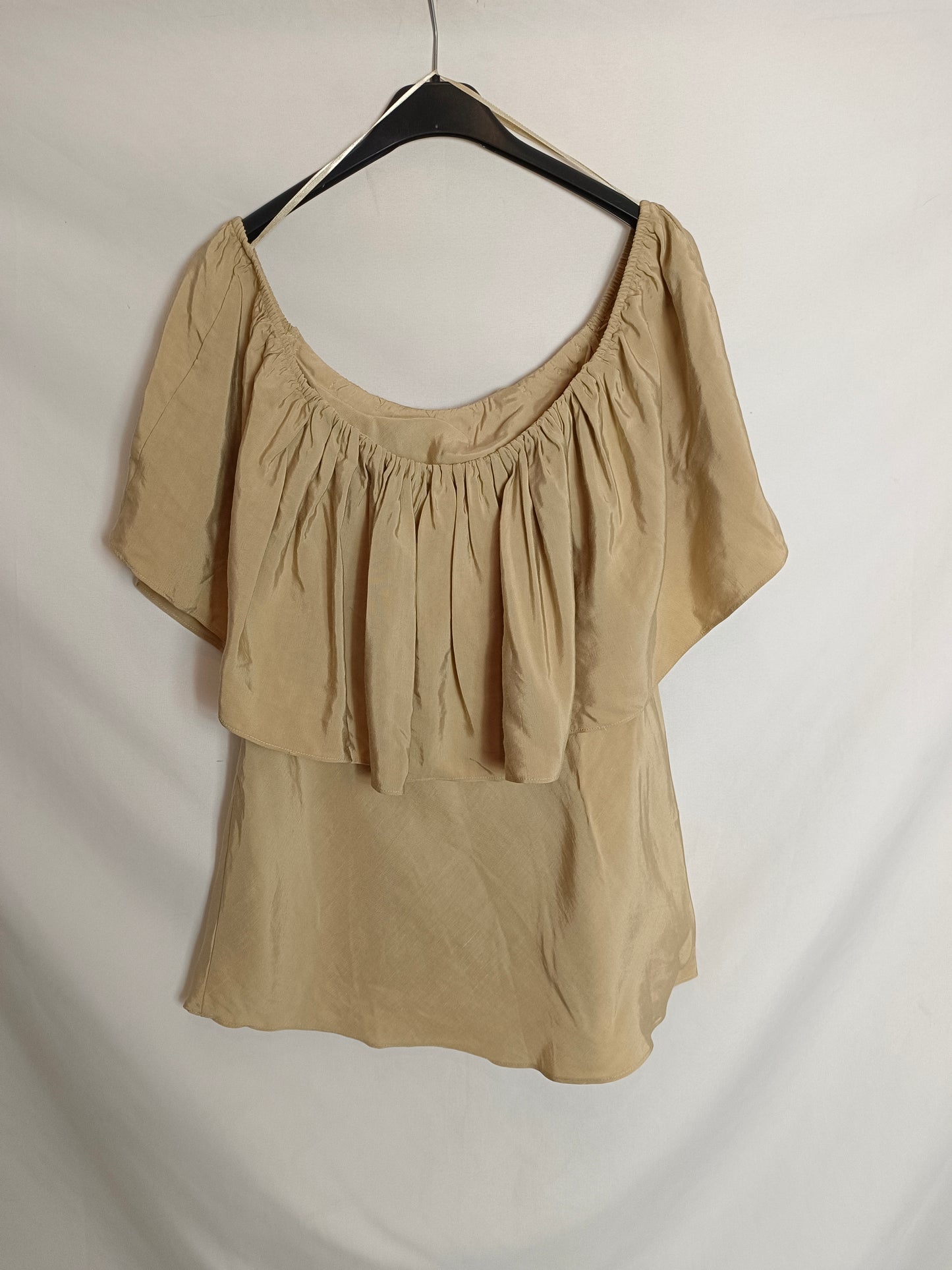 ZARA. Top beige volante T.s