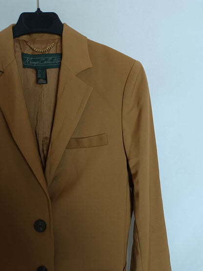 MANGO. Blazer fluida camel  T.s