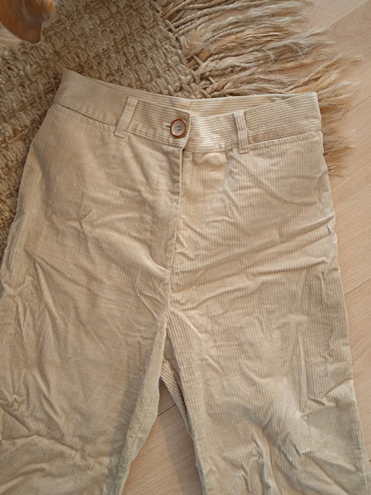 Pantalón beige pana T.36