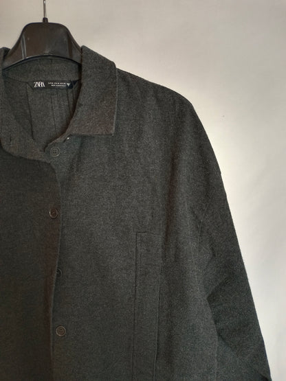 ZARA. Sobrecamisa gris franelaT.m