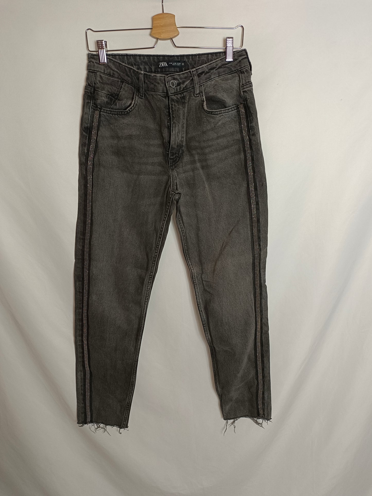 ZARA. Denim  abalorios T.38