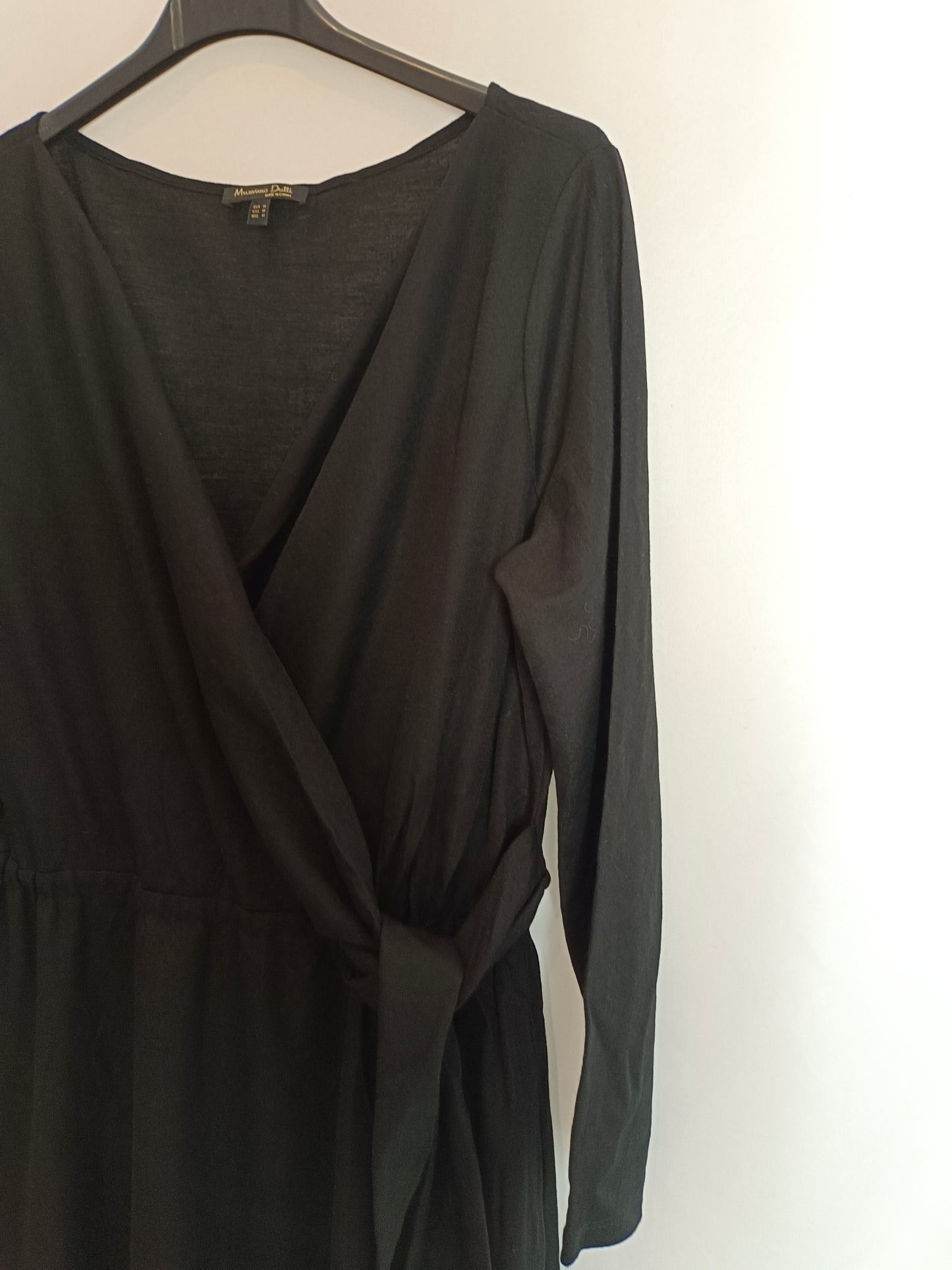 MASSIMO DUTTI. Vestido negro largo volante T.m