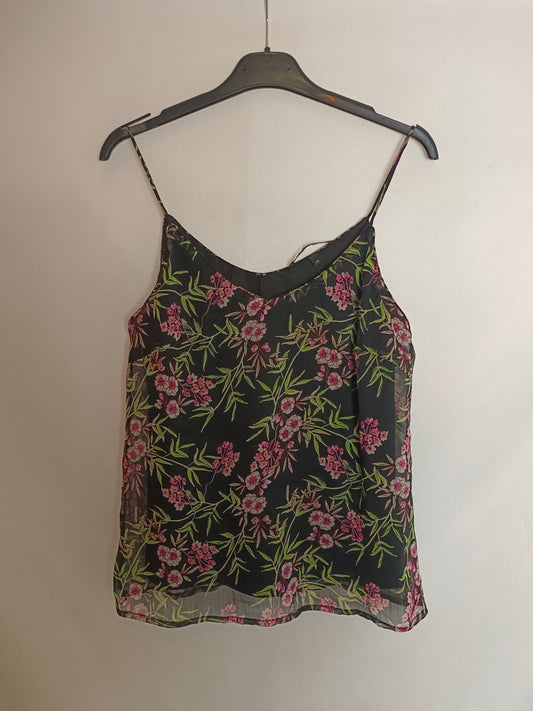 VERO MODA. Top negro flores. T XS