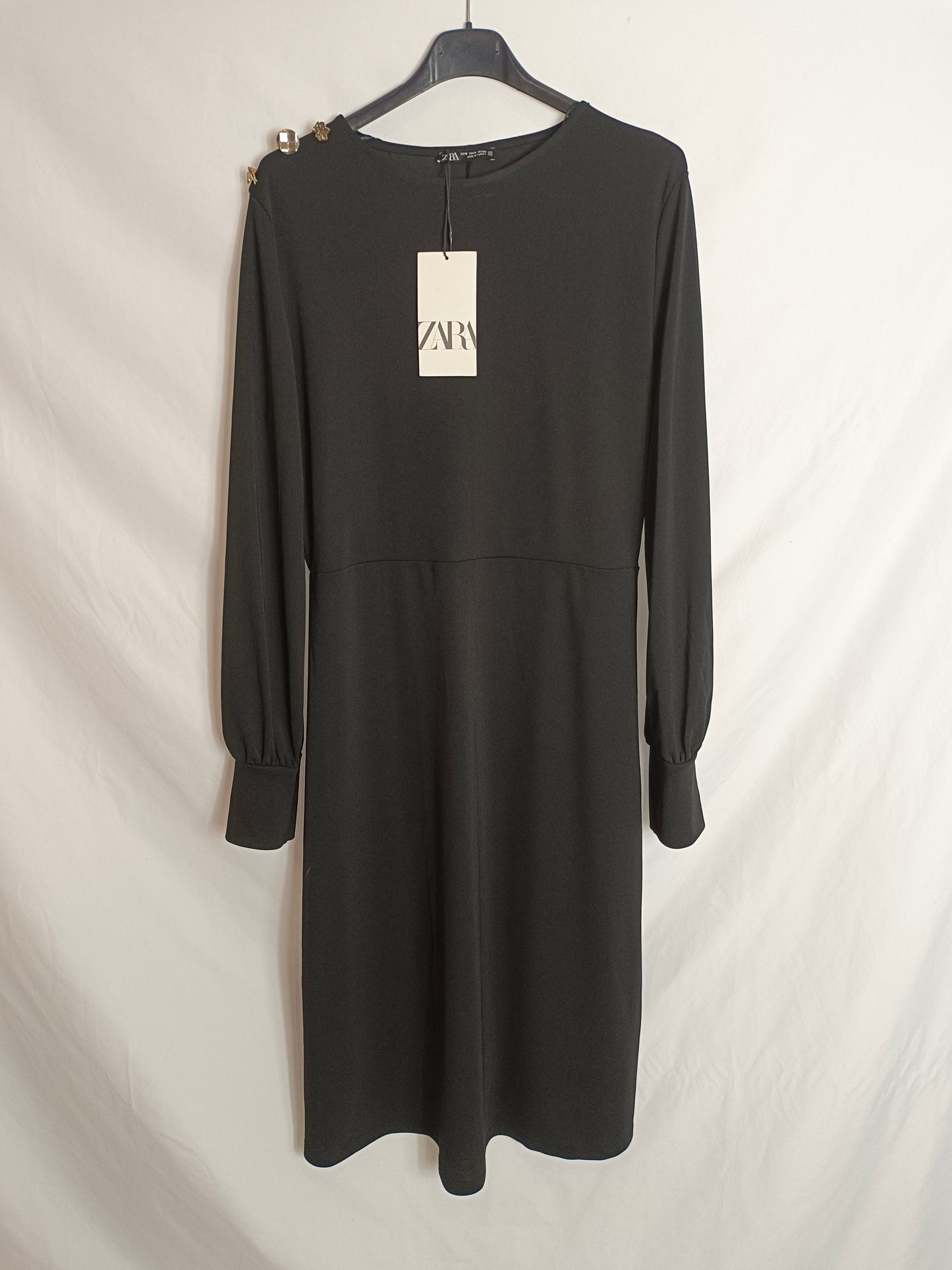 ZARA. Vestido negro midi botones T.m