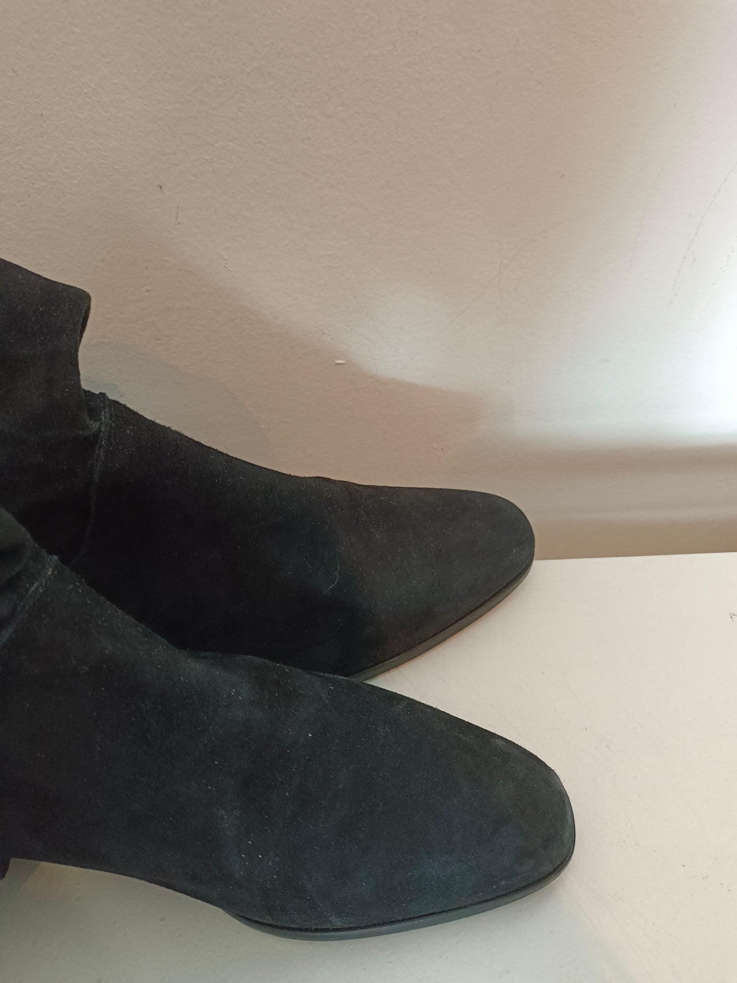 MASSIMO DUTTI. Botas negras altas piel T.38 (TARA)