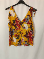 &OTHER STORIES. Top amarillo flores T.38