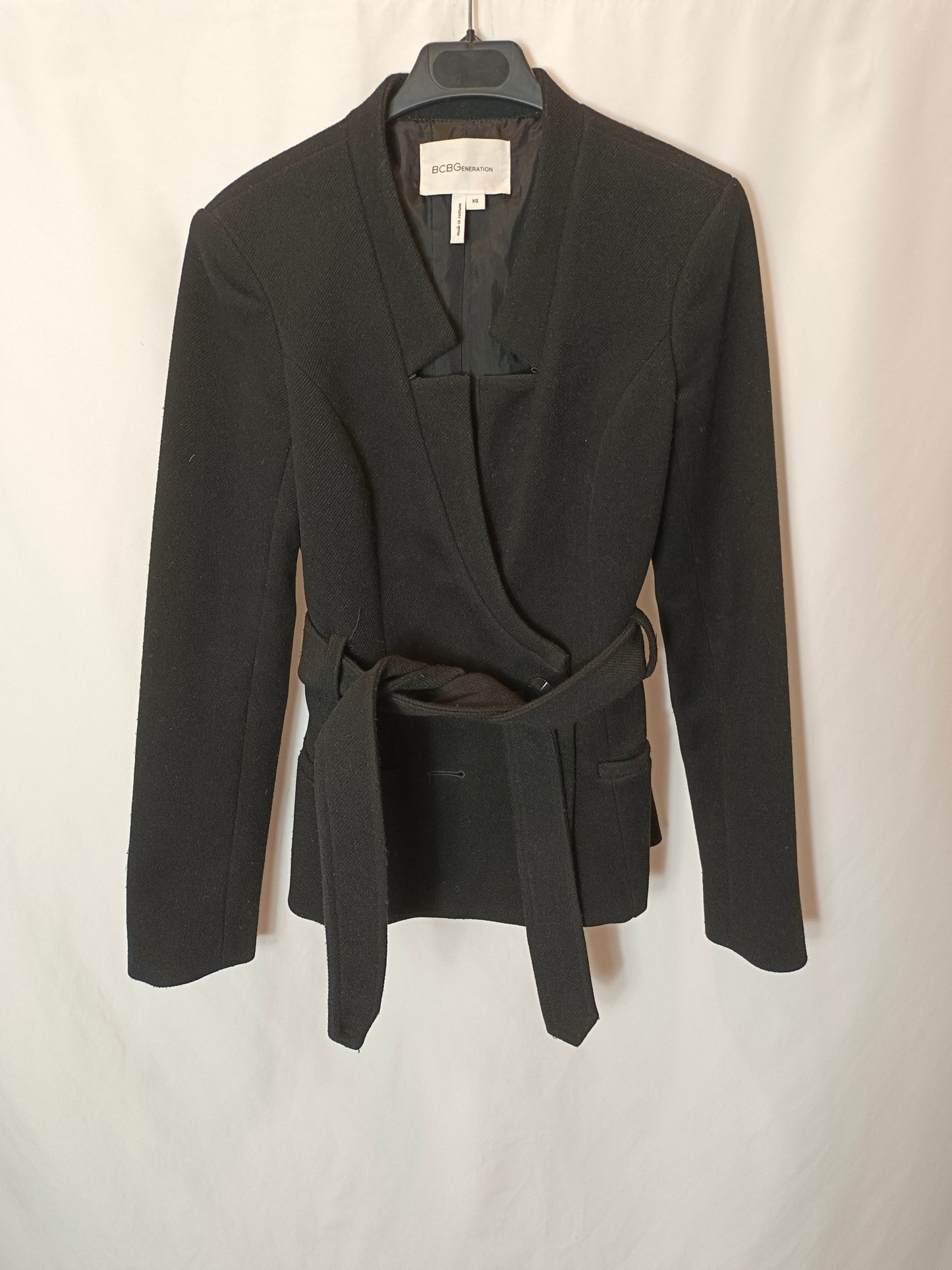 BCBG. Chaqueta negra cruzada. T XS