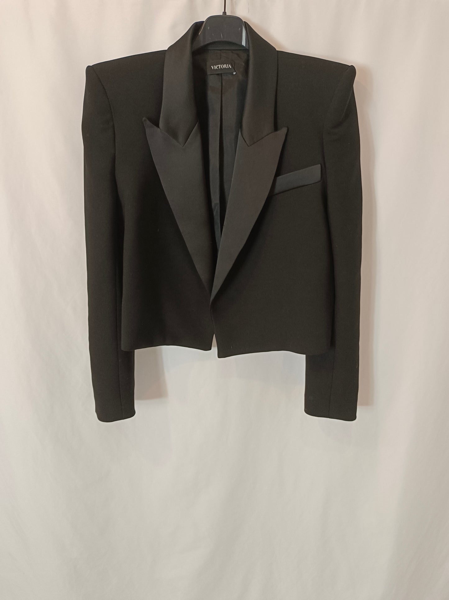 VICTORIA. Blazer negra doble textura T.36