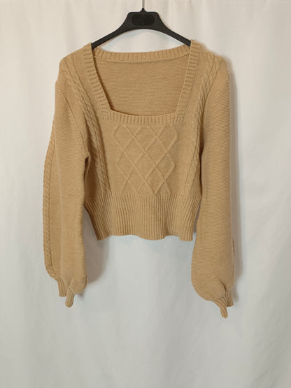 SHEIN. Jersey beige crop ochos. T M