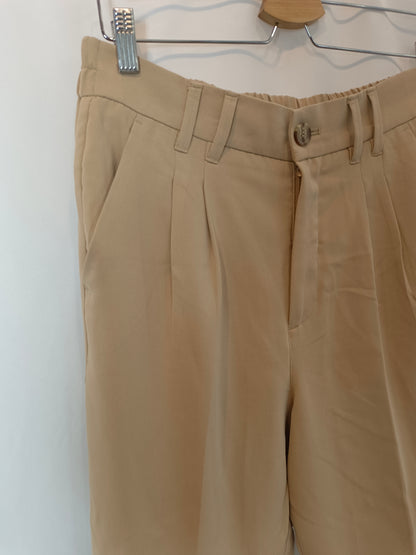 MILANO. Pantalón beige fluido pinzas. T L