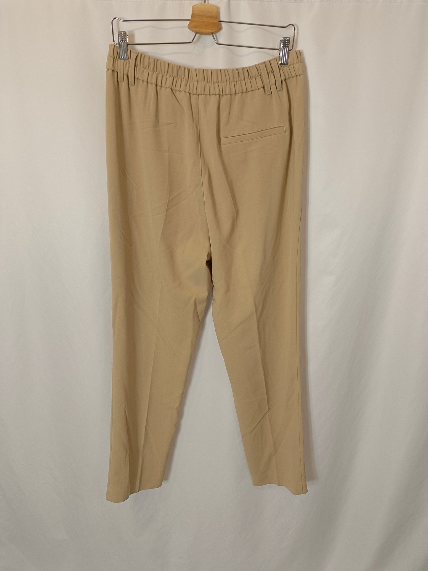 MILANO. Pantalón beige fluido pinzas. T L