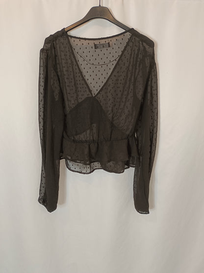 BERSHKA. Blusa negra plumeti. T M