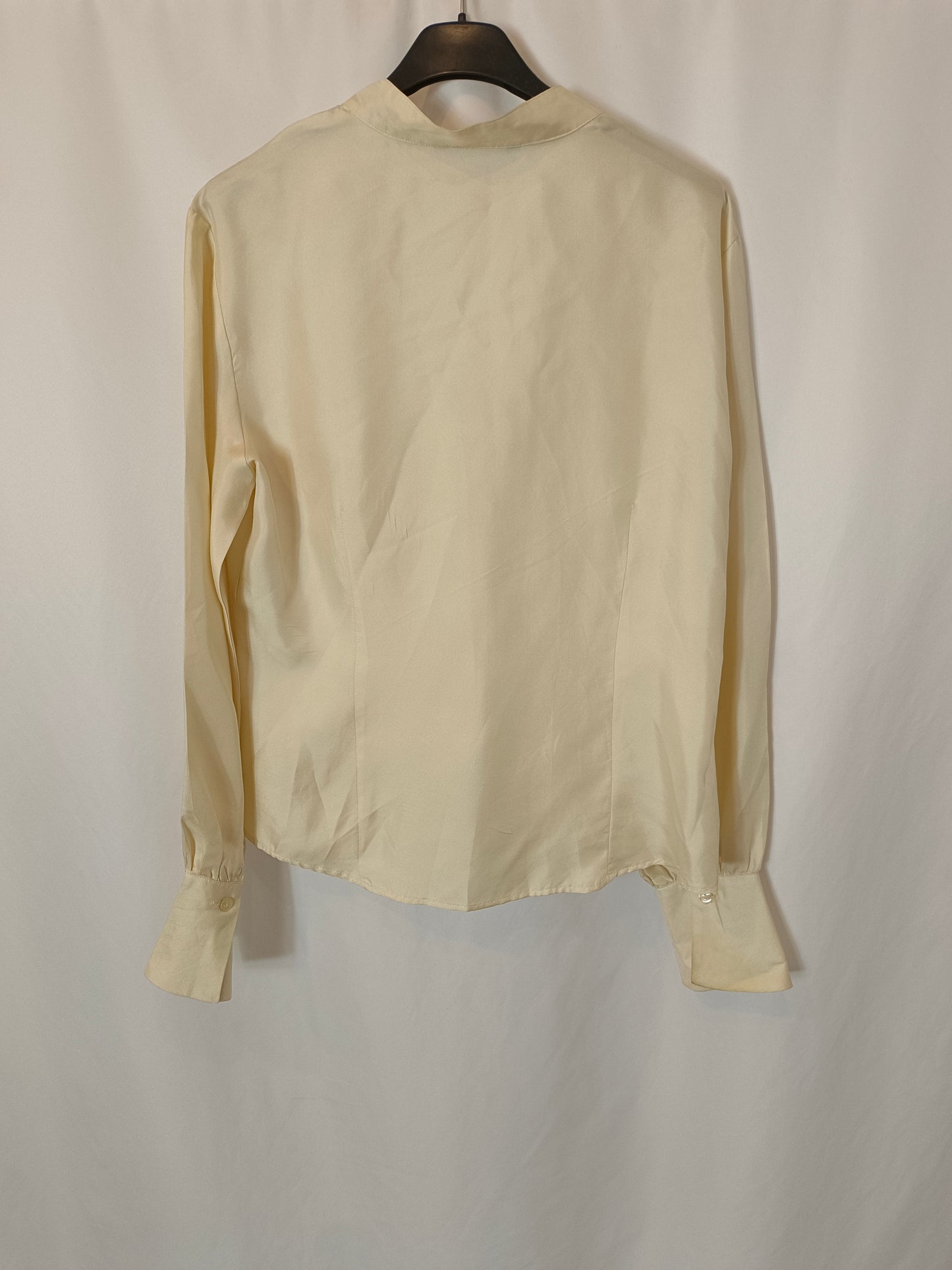 TINTORETTO. Blusa color pastel satinada. T M