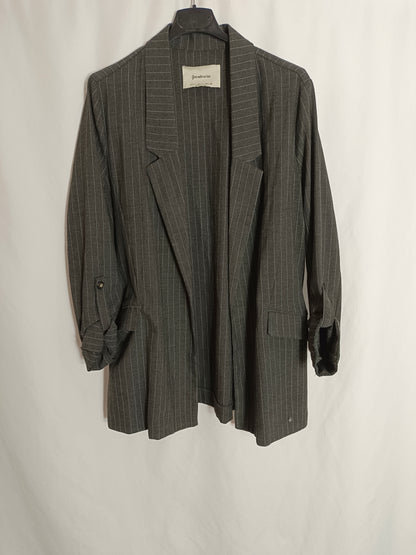 STRADIVARIUS. Blazer gris rayas T.l