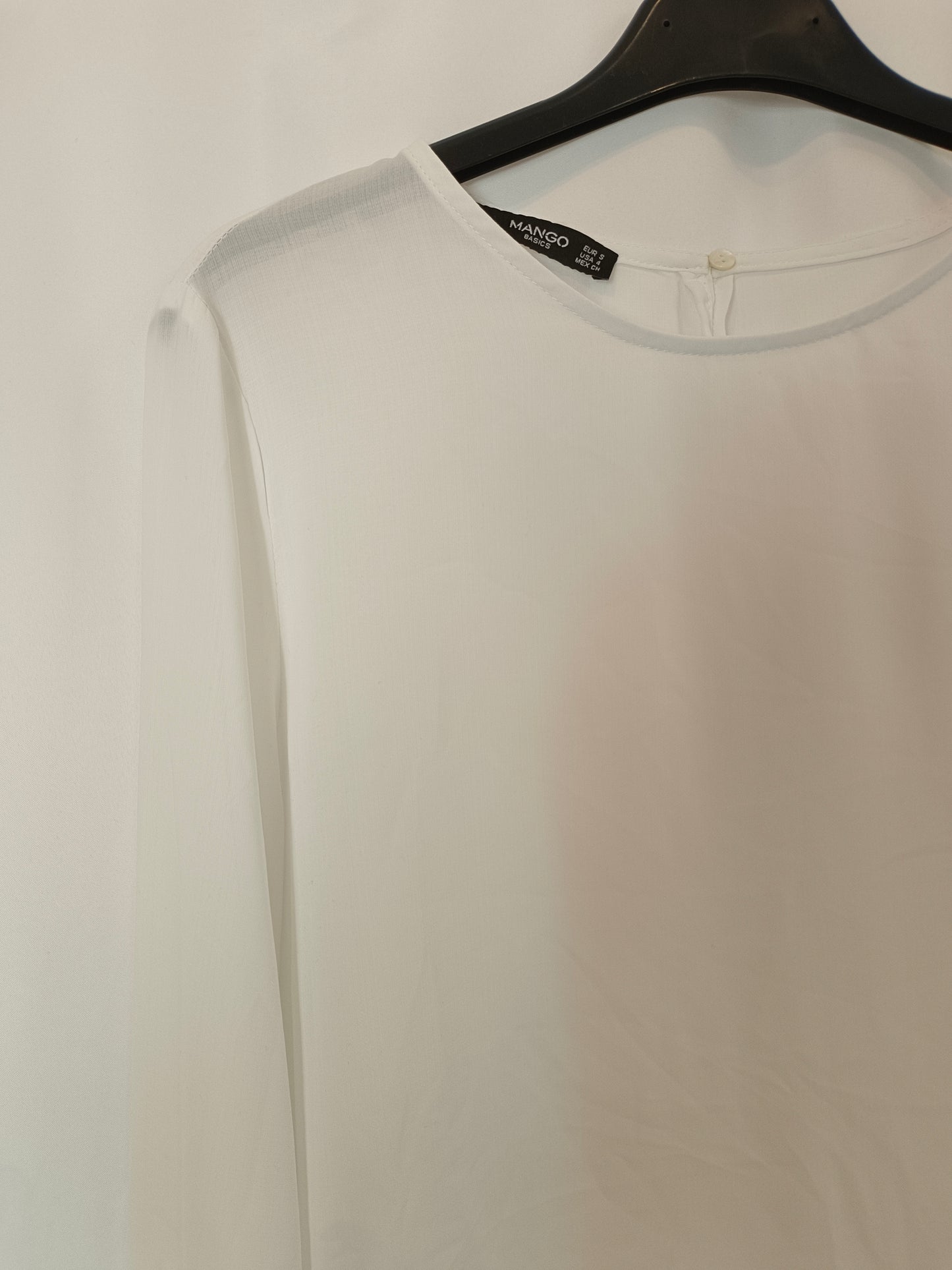 MANGO. Blusa blanca básica T.s