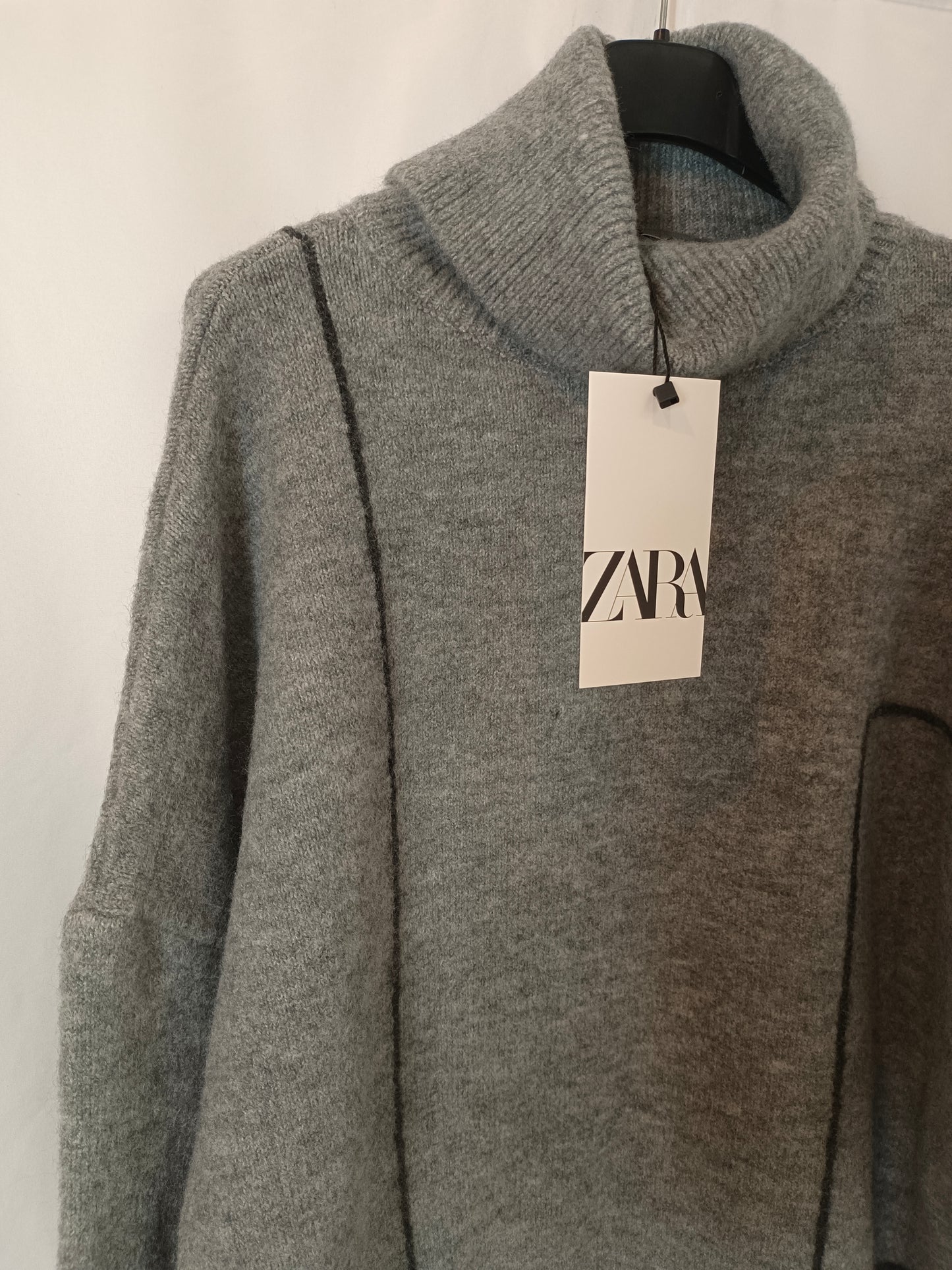 ZARA. Jersey gris costura T.m