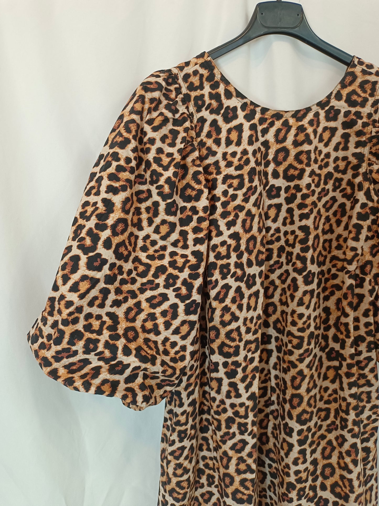 H&M. Vestido largo animal print T.m