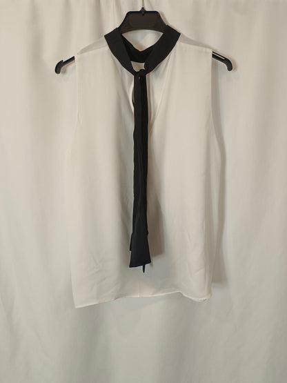 MANGO. Top blanco y negro T.m