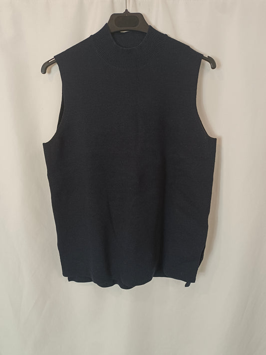 UNIQLO. Top azul cuello prekins T.l