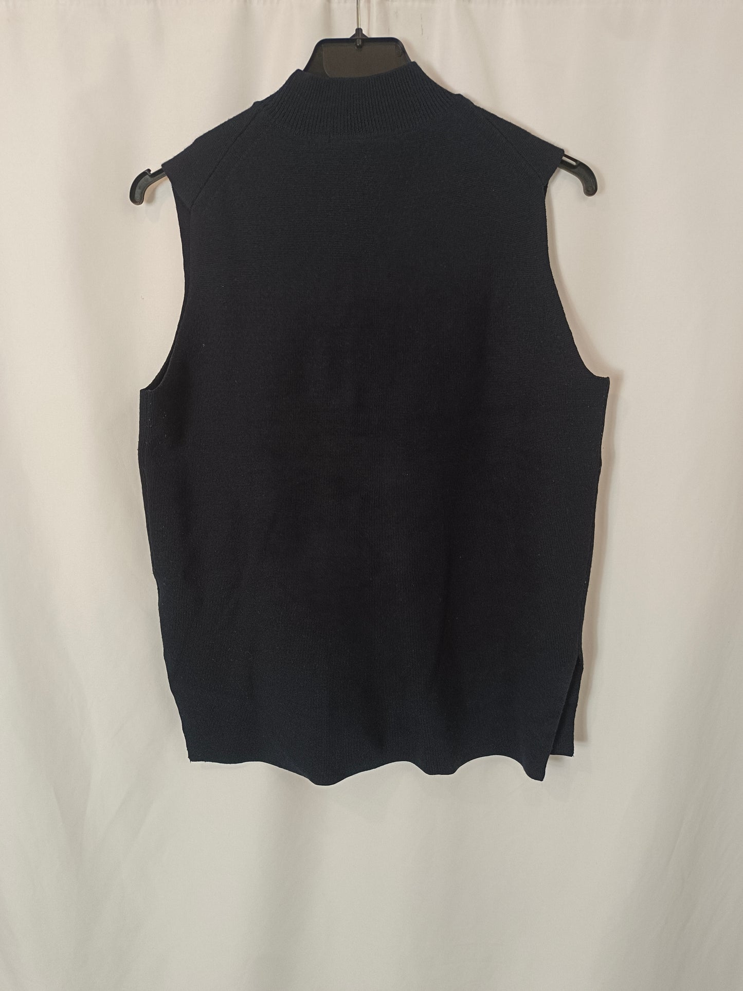 UNIQLO. Top azul cuello prekins T.l