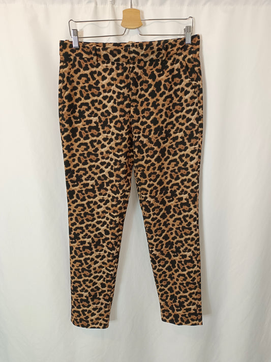 ZARA. Pantalón fluido animal print T.38