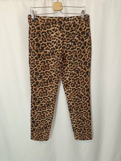 ZARA. Pantalón fluido animal print T.38