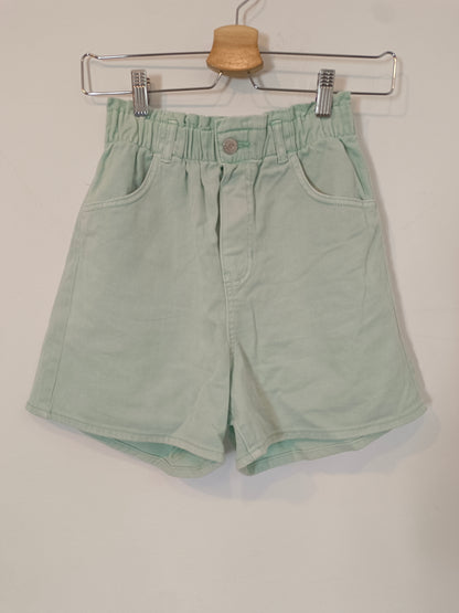 H&M. Pantalón corto verde T.13-14 años