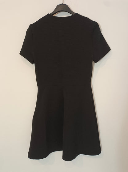 SANDRO. Vestido negro hombros T.u(s)