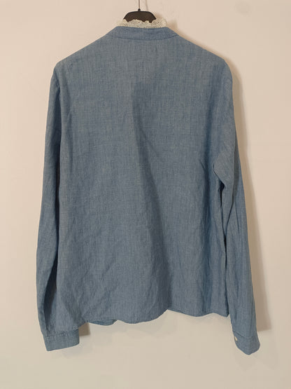 SEZANE. Blusa azul detalle encaje T.40