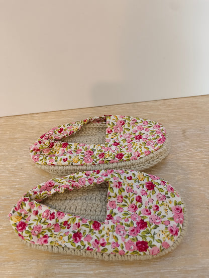 OTRAS. Zapatos flores suela hilo T.20-21