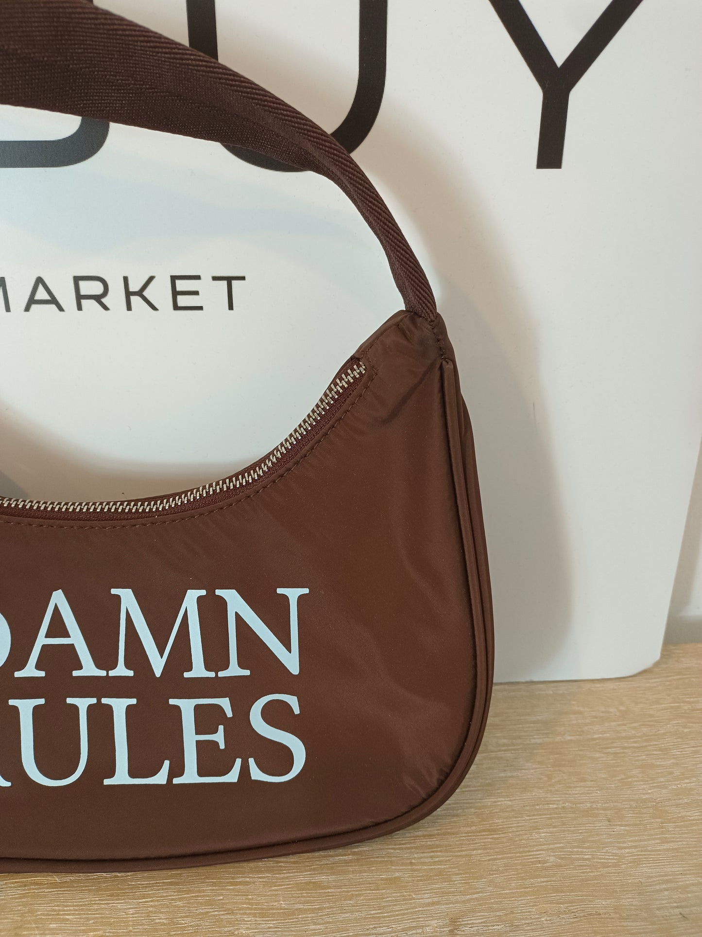 BERSHKA. Bolso marrón "Damn Roles"