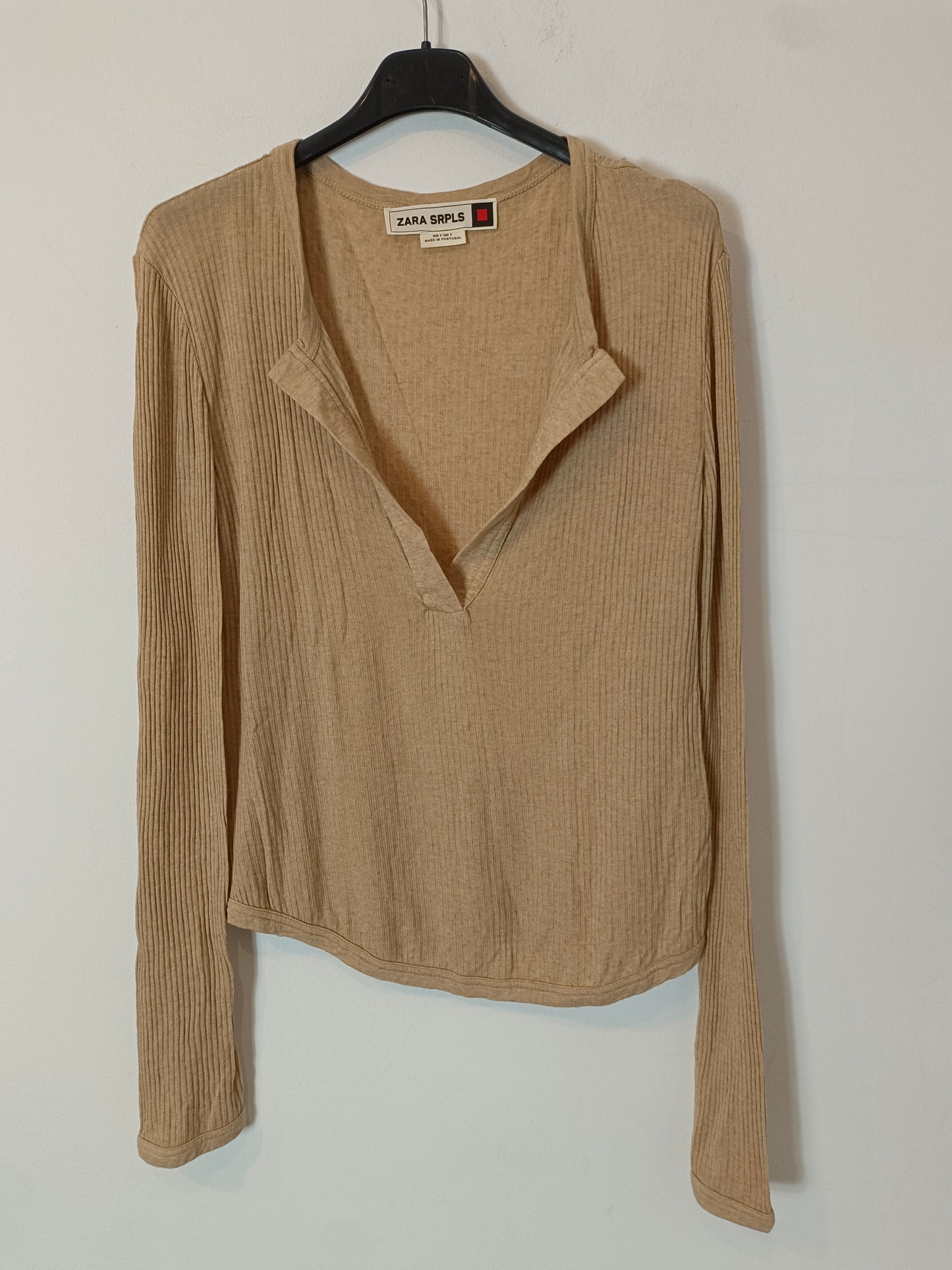 ZARA. Top beige jaspeado canalé. T S