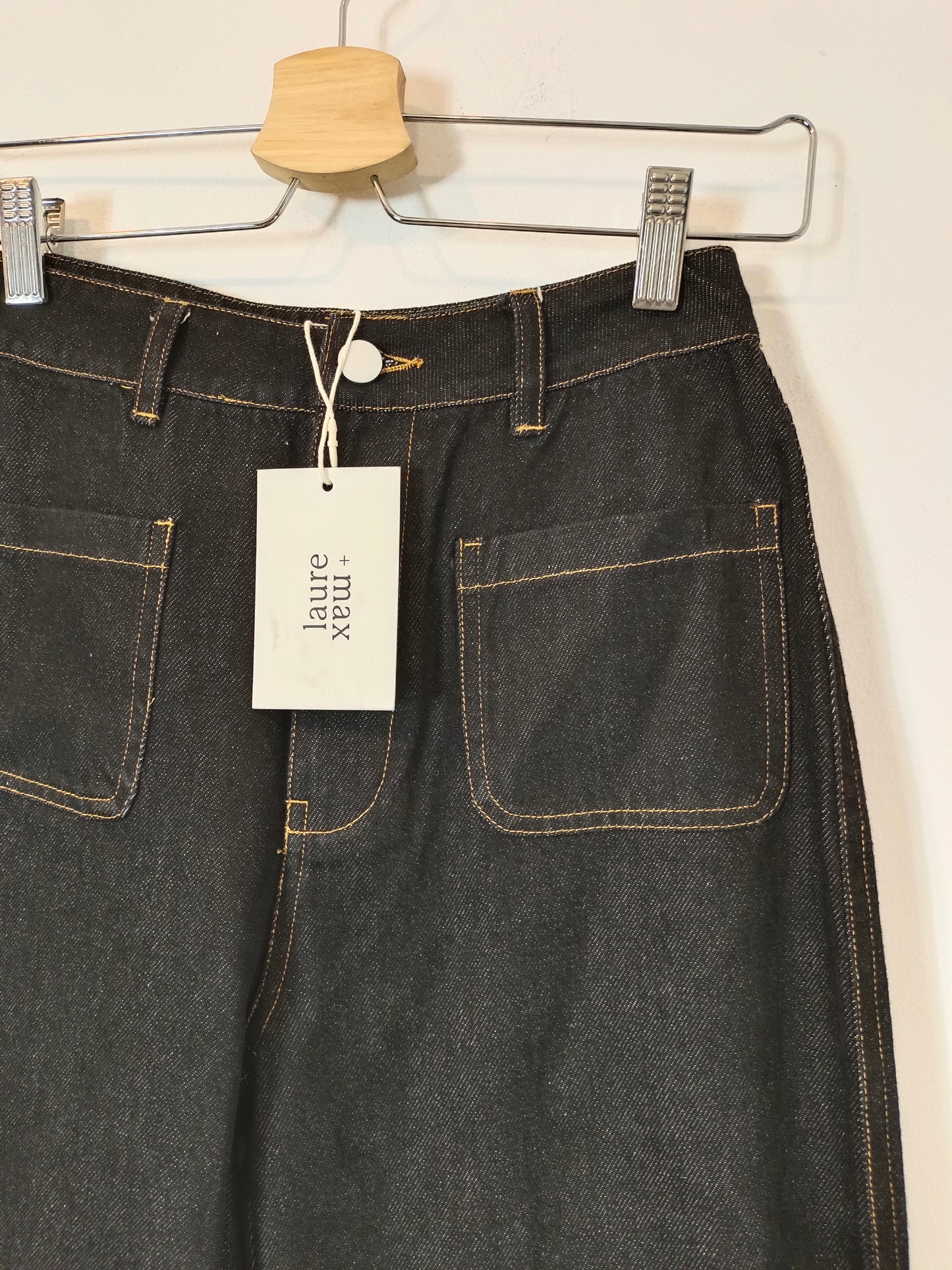 LAURE MAX +. Pantalón negro denim T.34