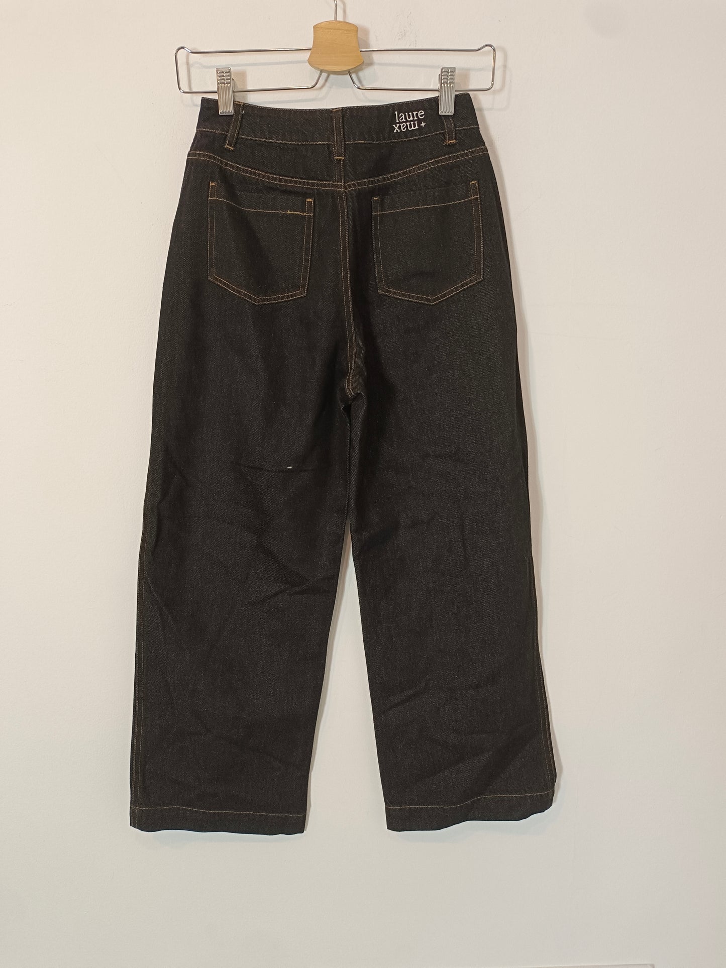 LAURE MAX +. Pantalón negro denim T.34