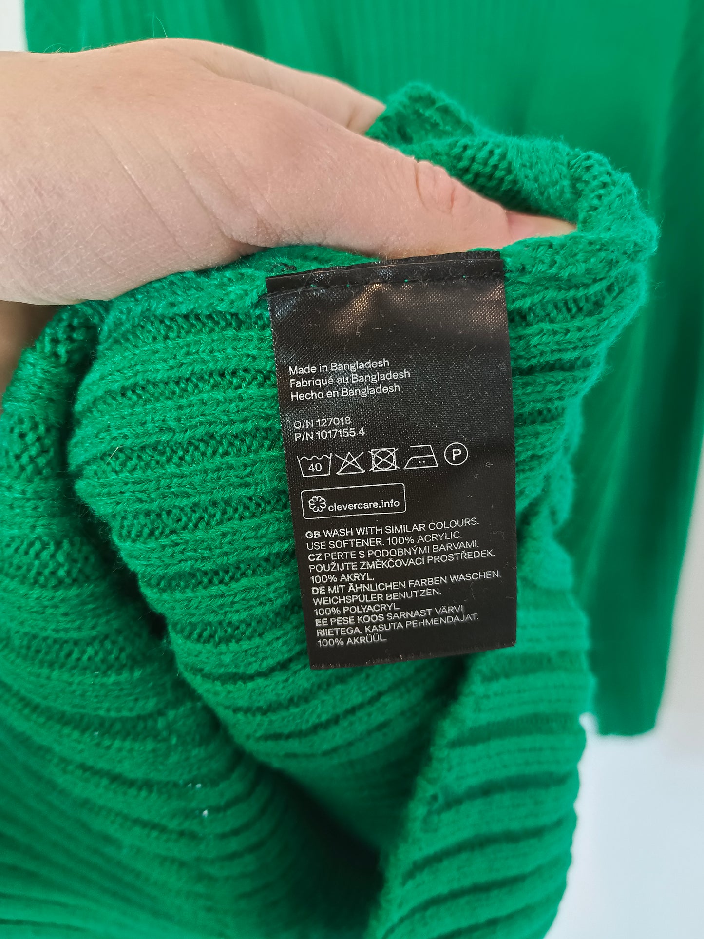 H&M. Jersey canalé verde largo  T.s