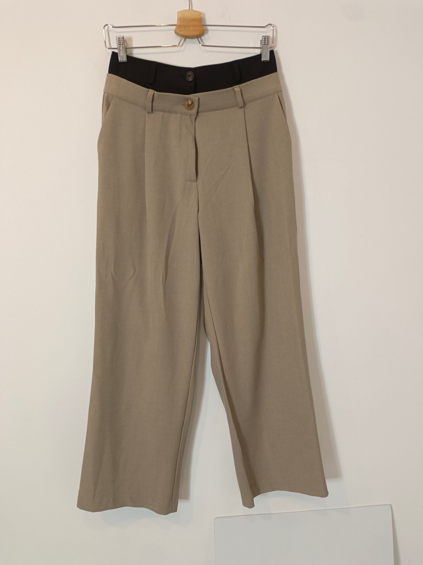 STOREST. Pantalón ancho beige cintura T.m