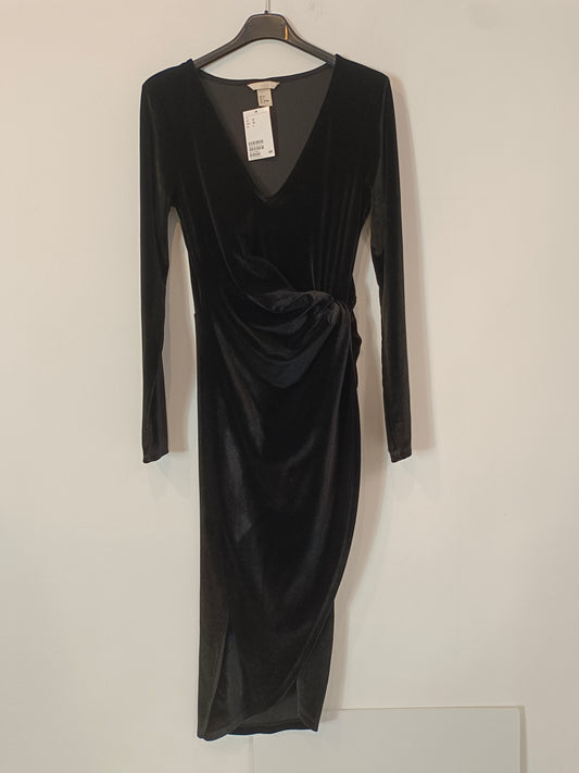 H&M. Vestido negro midi terciopelo  T.38