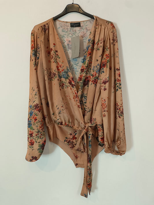 ZARA. Body camel flores T.m