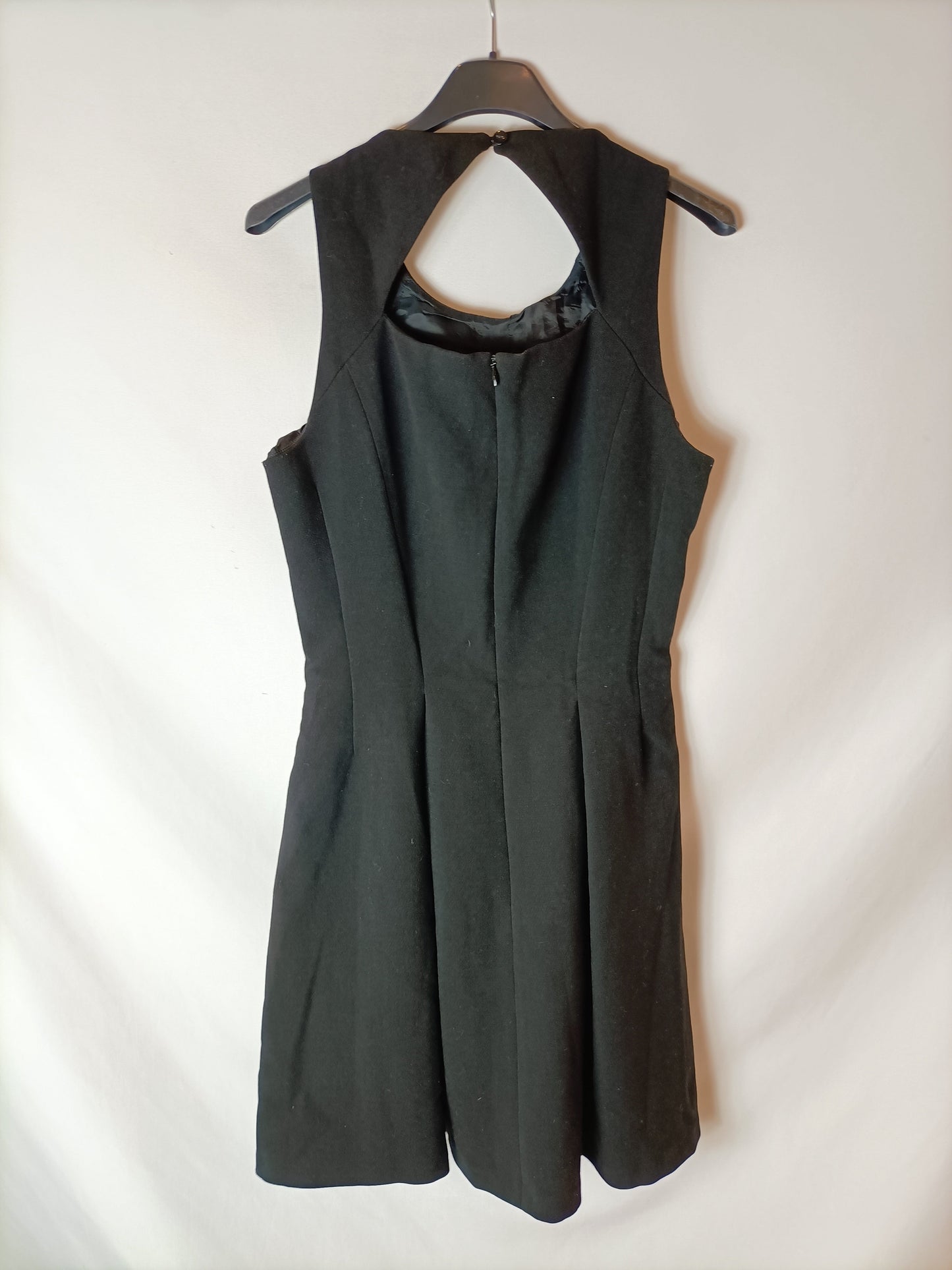 COMPTOIR DES COTONNIERS. Vestido negro pinzas. T 38