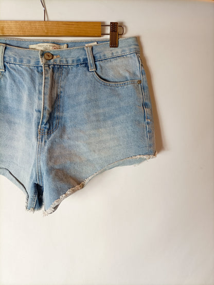 ZARA. Shorts denim claro T.38