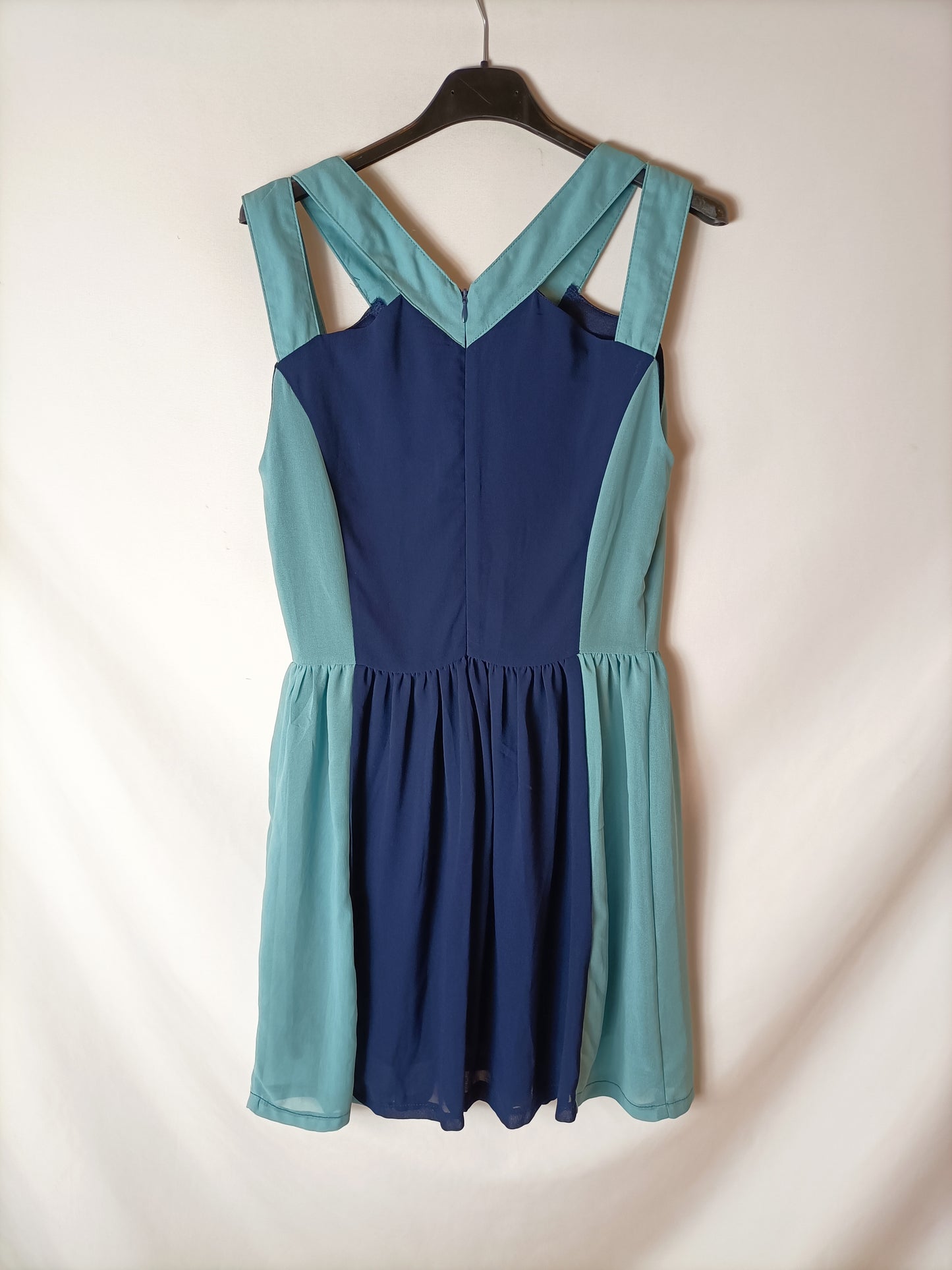 KLING. Vestido corto bicolor aperturas. T 2 (M)